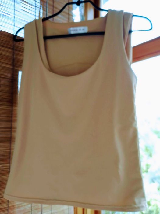 Бежевая майка нюд корректирующая нательная с м 10, гладкий трикотаж