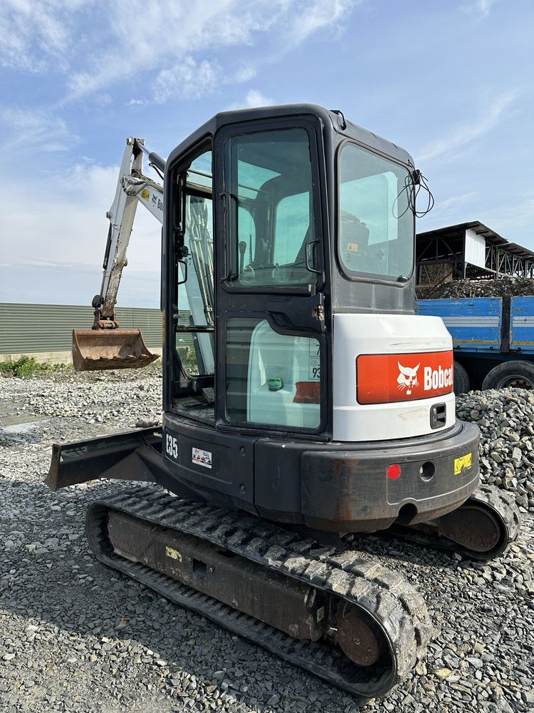 SPRZEDAM mini koparkę Bobcat E35 (3,5t) 2012r 2500mth