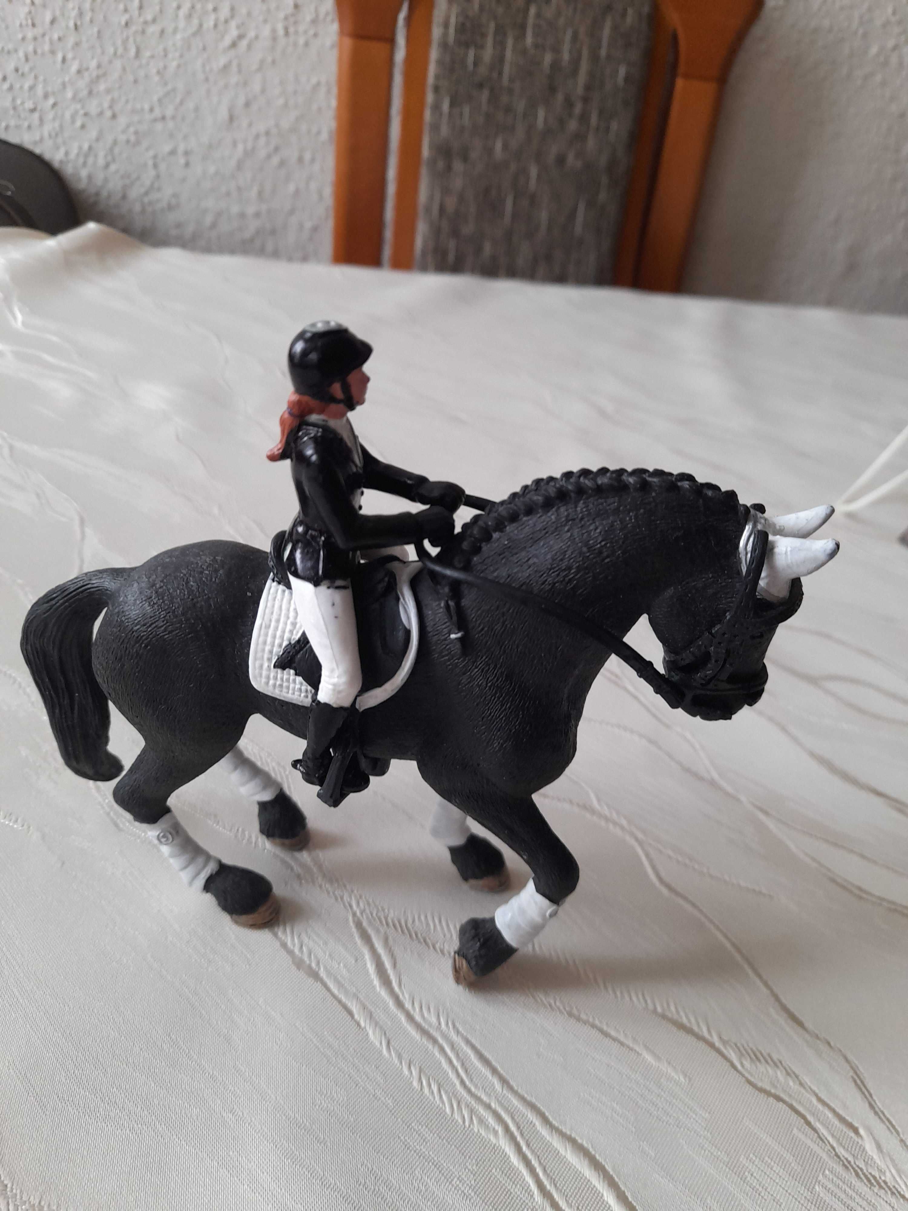 Vintage Schleich kolekcjonerskie figurki koni wraz z akcesoriami