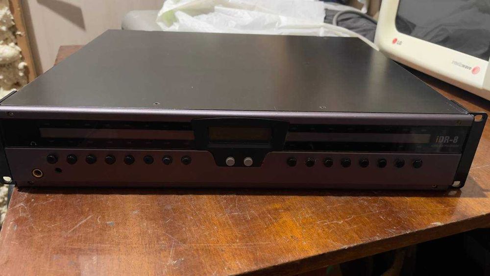 Трансляционный микшерный пульт Allen Heath IDR-8