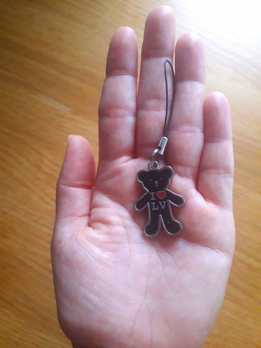 Zawieszka do telefonu Louis Vuitton miś