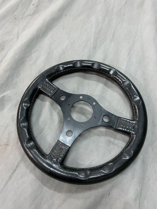 Volante Raid em excelente estado