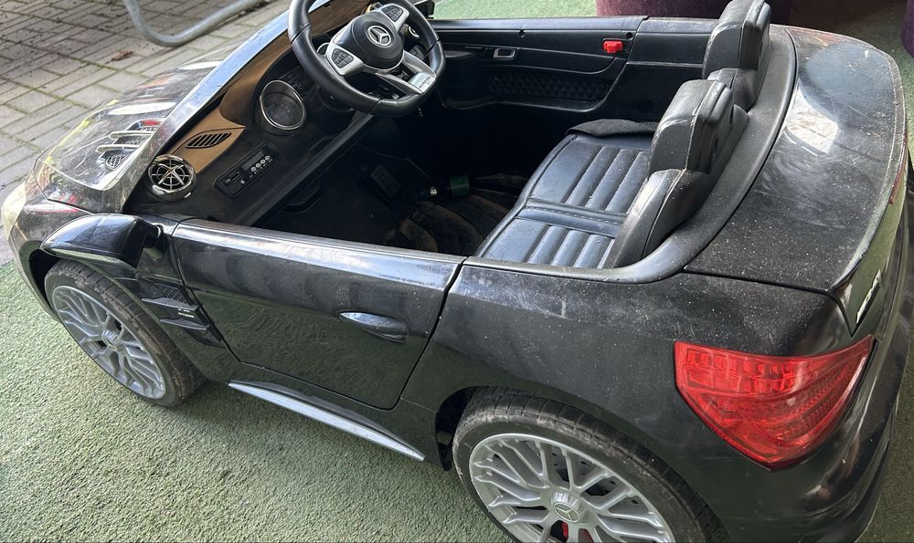 Samochód na akumulator Mercedes AMG