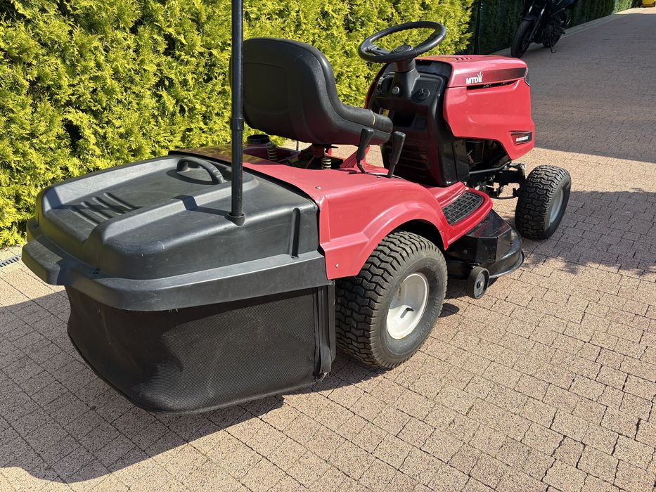 Traktorek z koszem MTD silnik B&S 13 hp.