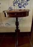 Mesa de apoio em nogueira