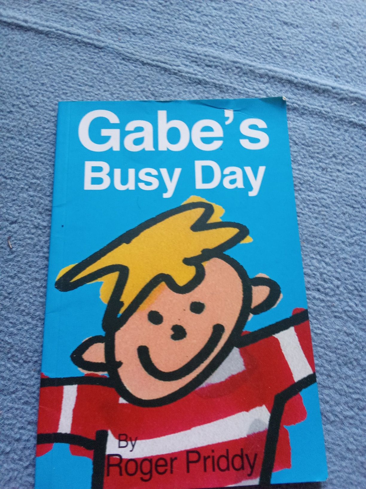 Детская книга на анг.языке babes busy day,