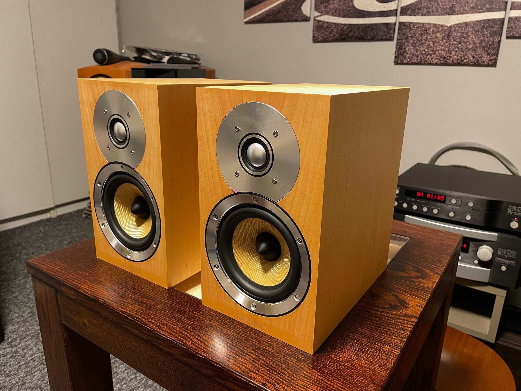 Kolumny podstawkowe monitory Bowers & Wilkins CM1