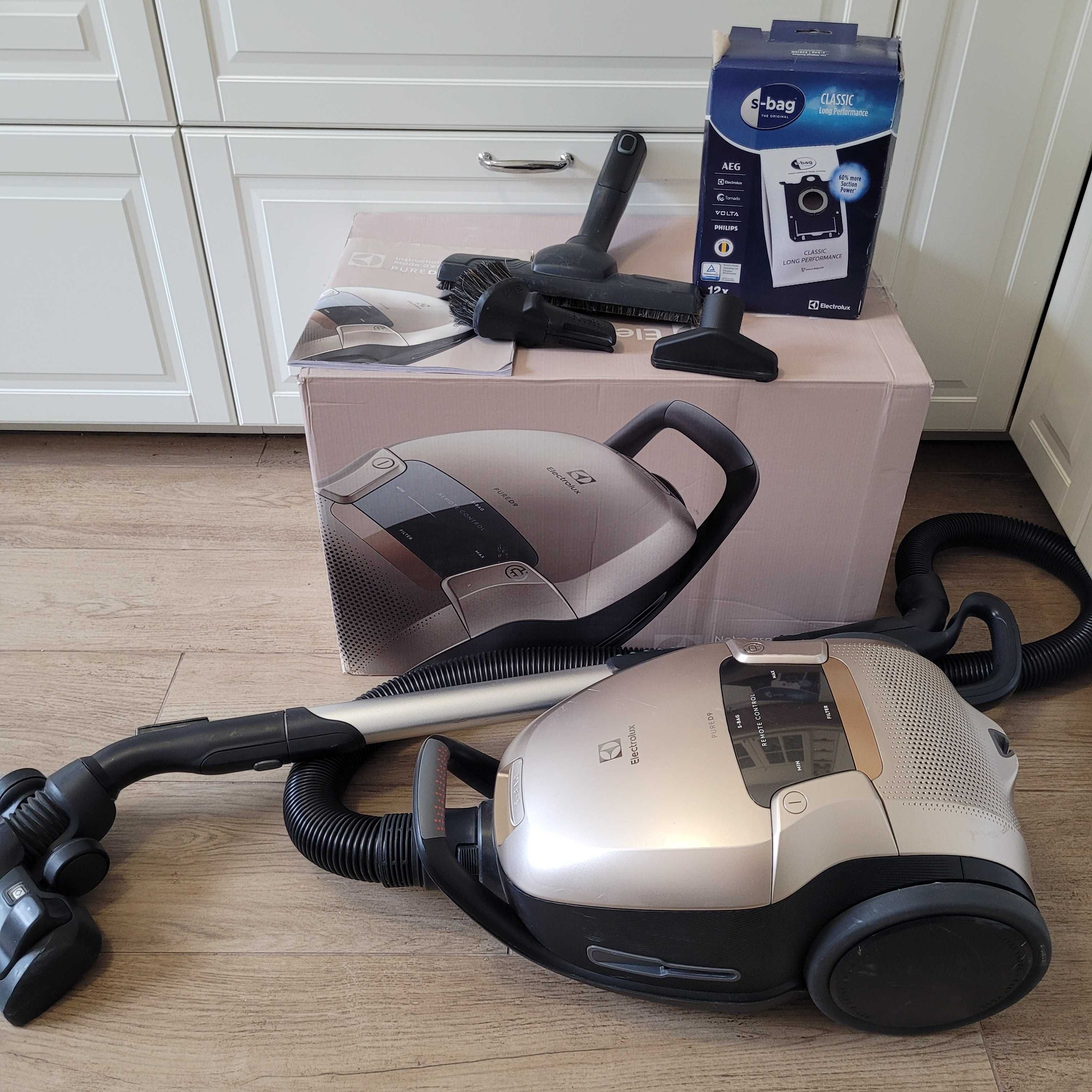 Odkurzacz ELECTROLUX PureD9 z kompletem szczotek + 10 szt. worków nowe
