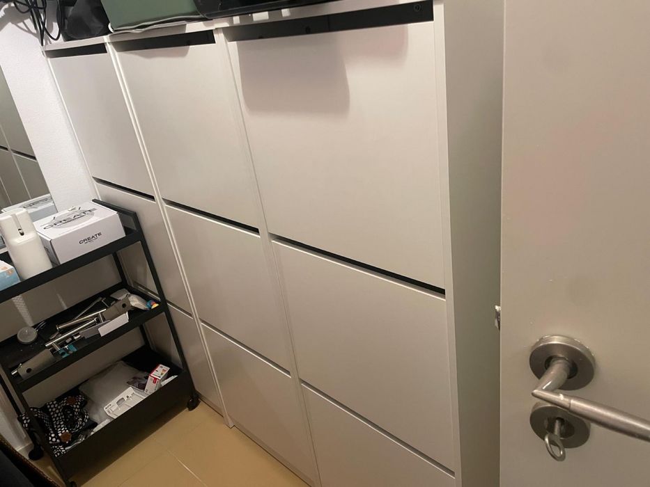 Quatro sapateiras, cabide entrada e banco maeca IKEA