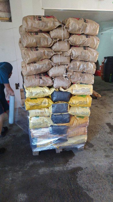 Вугілля деревне 1.5,2.5,3,10кг. Уголь древесный для мангала Розпалювач