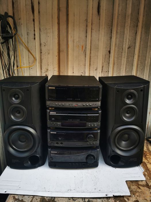 Wieża Kenwood z głośnikami