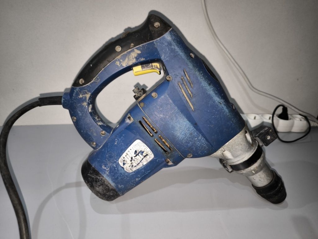 Młot wyburzeniowy udar SDS Plus CMI 1500W OBI