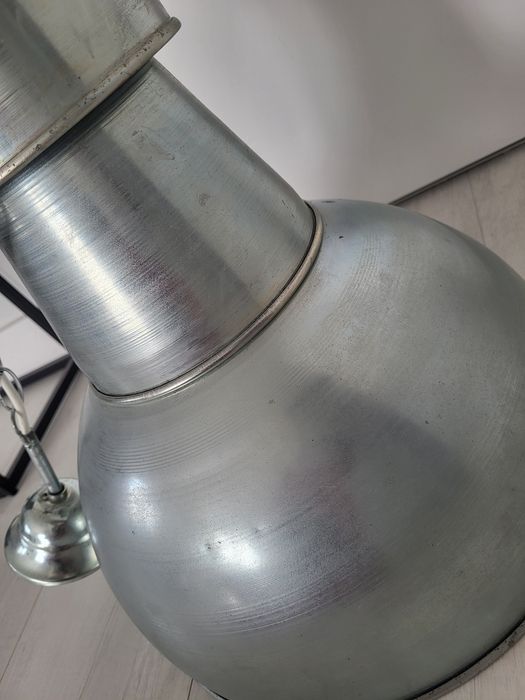 Duża lampa industrialna wisząca sufitowa metalowa srebrna do salonu ja