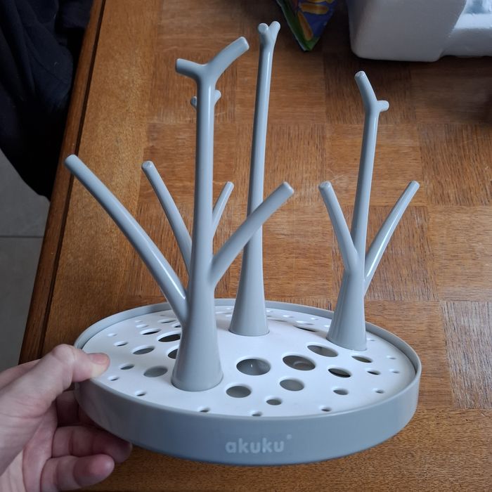 Stojak na butelki Akuku