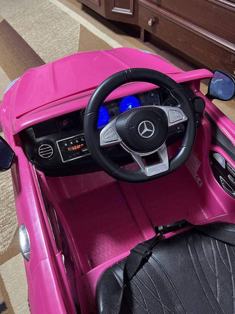 Дитяча машина Mercedes AMG рожевий