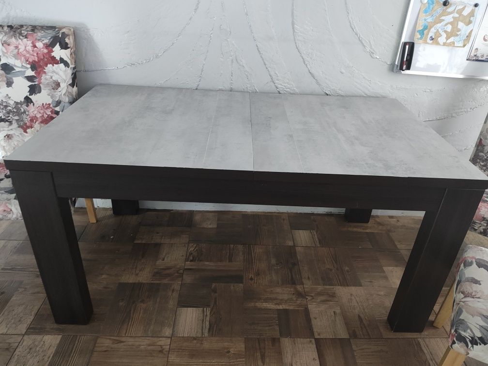 Stòł 90 x160 rozkładany 90x200 plus 3 krzesła