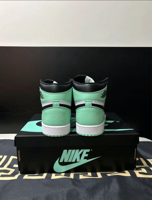 Air Jordan 1 High Green Glow