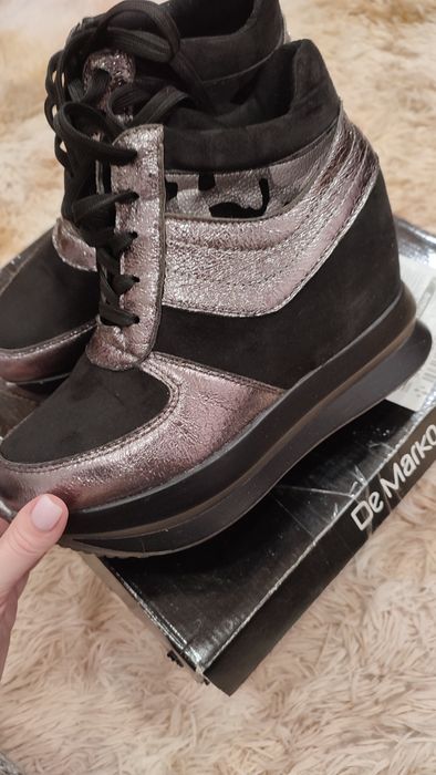 Продам слипоны на скрытой танкетке