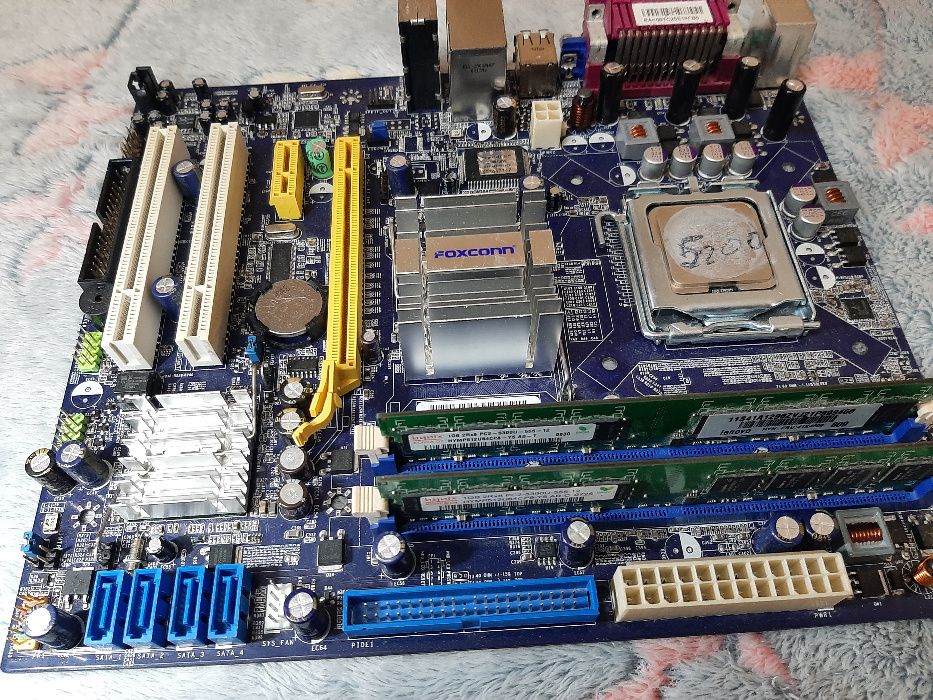 Материнская плата Foxconn 45GMX-K + Pentium 5200+2Gb DDR2