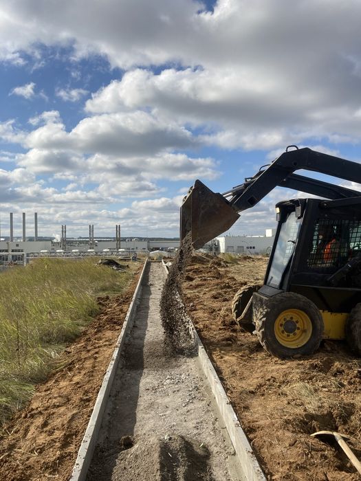 Послуги оренда міні-навантажувача