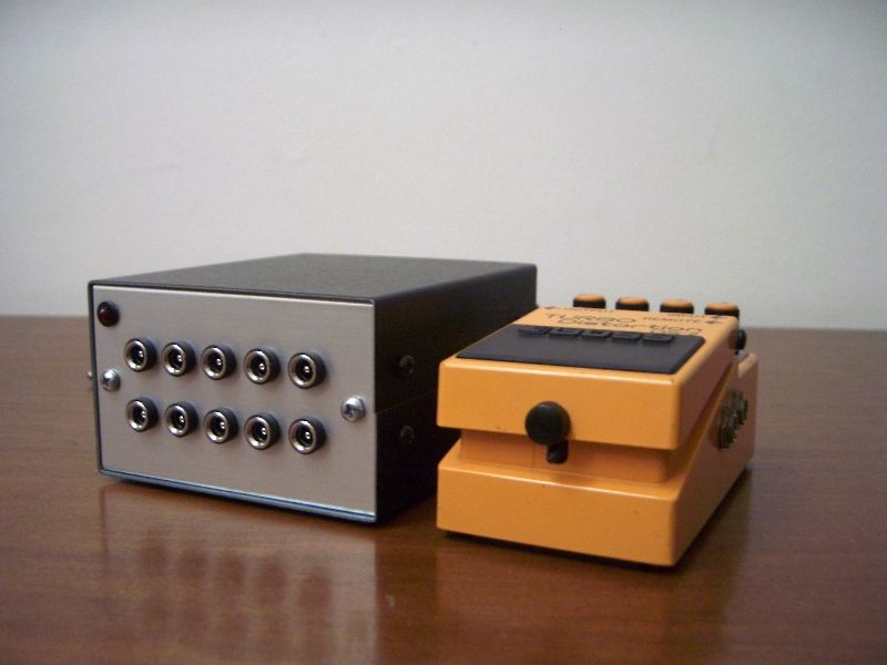 Fonte de alimentação para pedalboard