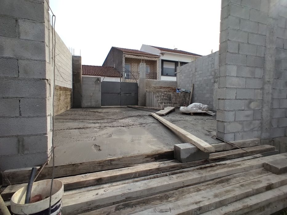 Portão em Ferro Metalizado Pintado de Cinza Escuro - 600€