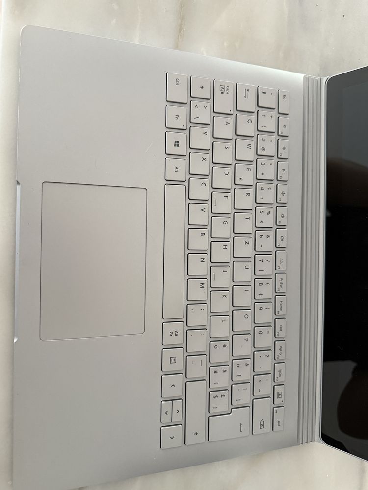 Microsoft Surface Book 2
