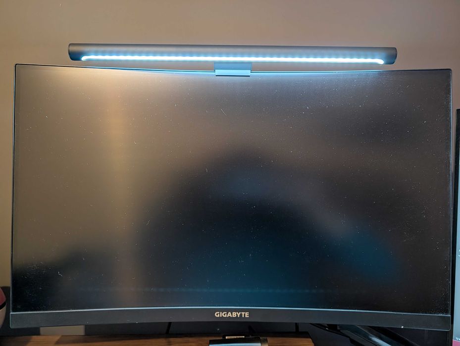 Monitor Curvo Gigabyte G27QC VA 27" QHD 1440p 165Hz FreeSync