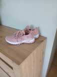 Buty sportowe damskie