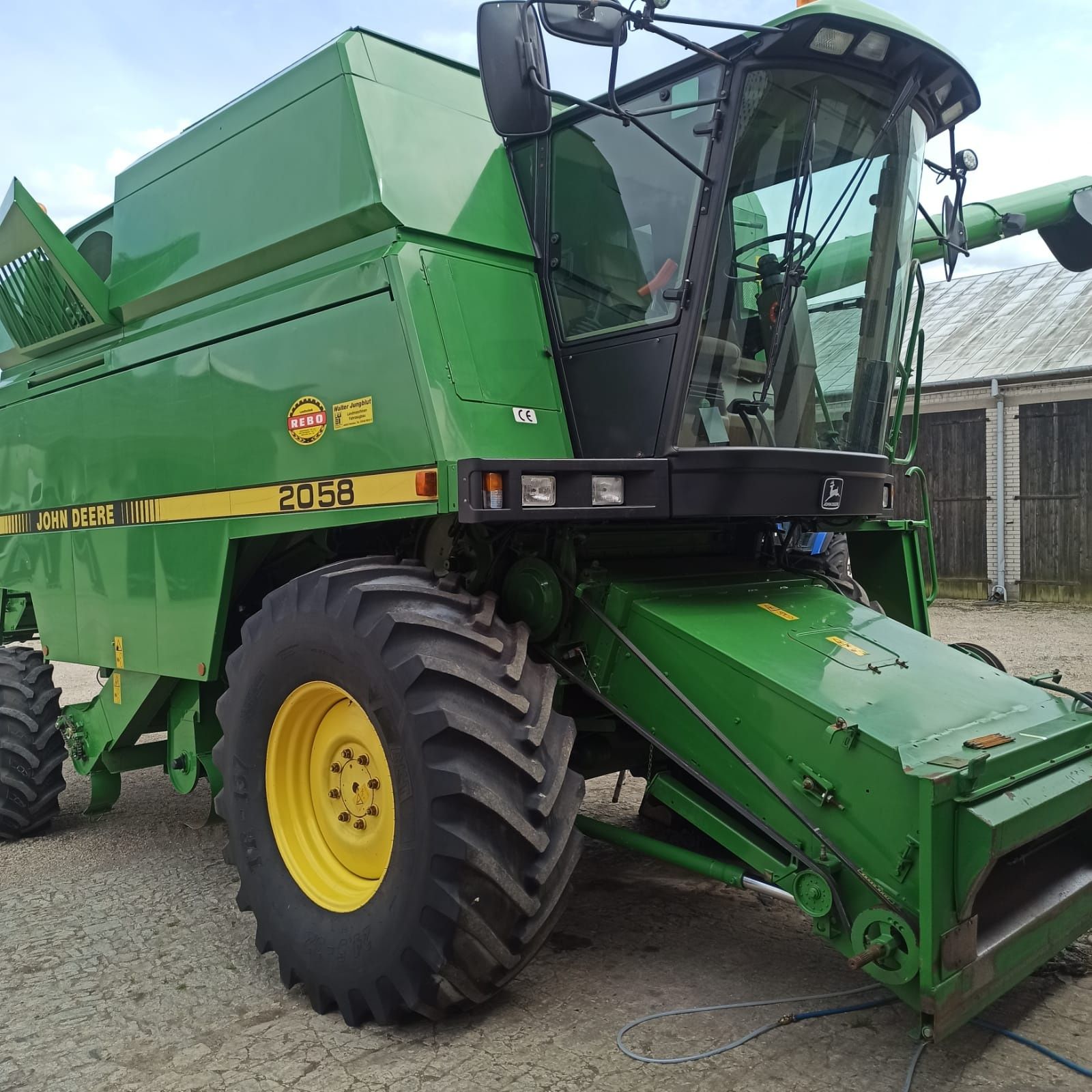 Sprzedam kombajn john deere 2058 stan bardzo dobry