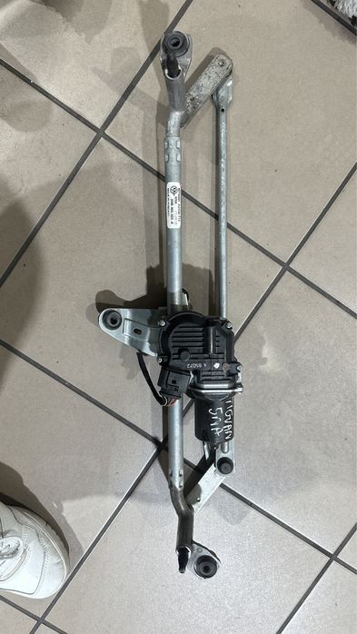 Трапеция стеклоочистителей с моторчиком TIGUAN