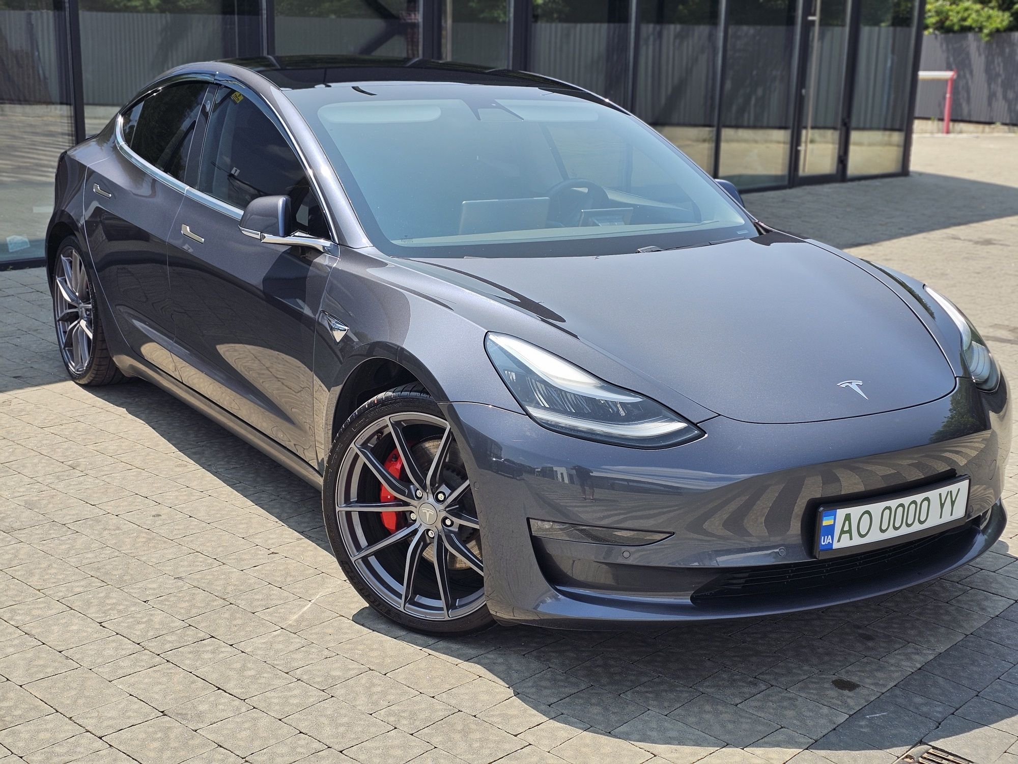Tesla Model 3 Performance 2020 ЄВРОПА