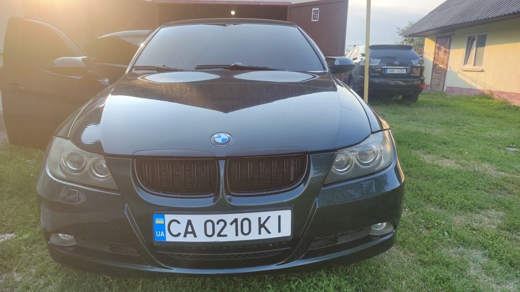 BMW E90 2.0 Автомат . Повна комплектація