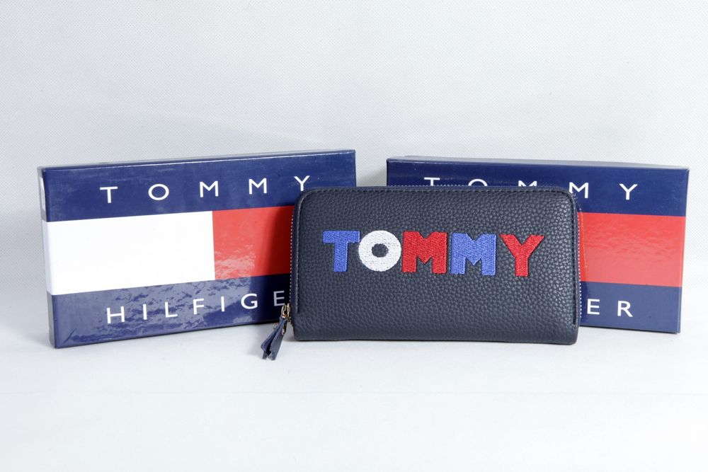 Nowy portfel Tommy Hilfiger w pudełku. Wyszywane logo
