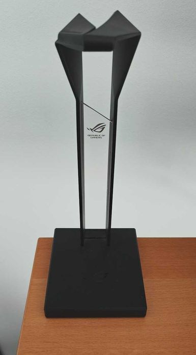 Suporte Asus ROG Throne Core