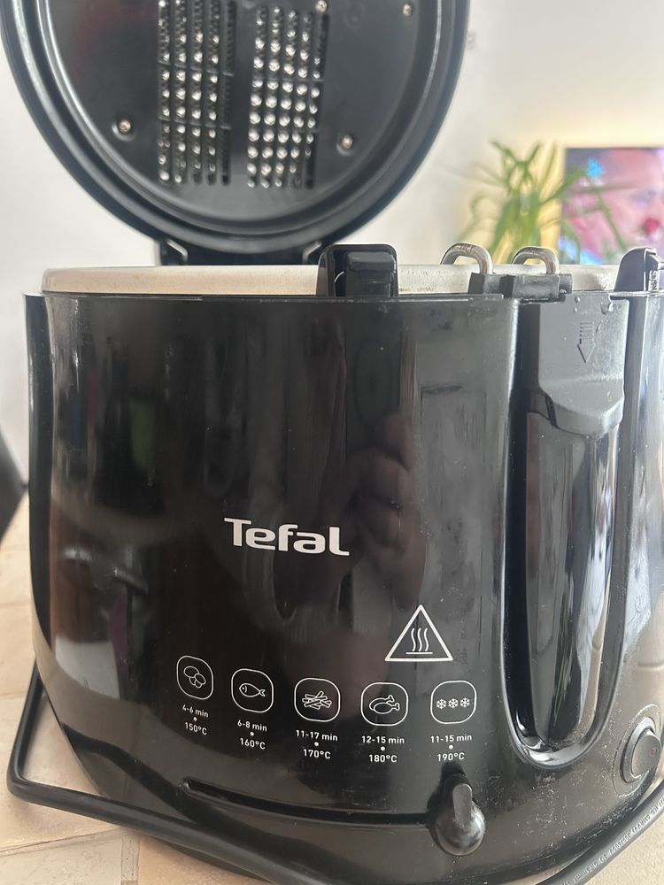 Tradycyjna frytkownica TEFAL 2L