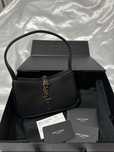 torebka damska Saint Laurent ’Le 5 A 7 mini’ typu ’Hobo’