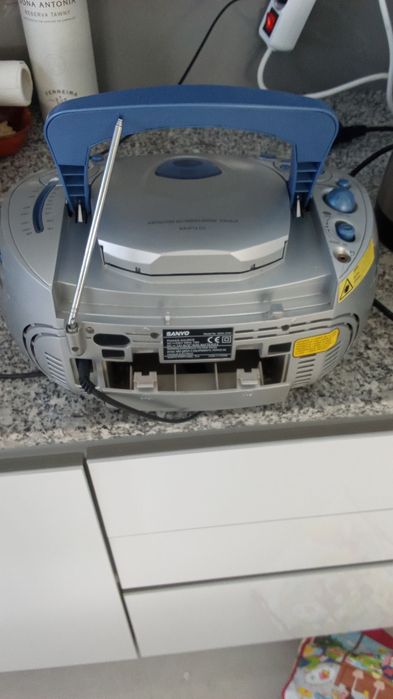 RÁDIO K7 e CD Portátil e Elétrico. Bom. 5 Fotos