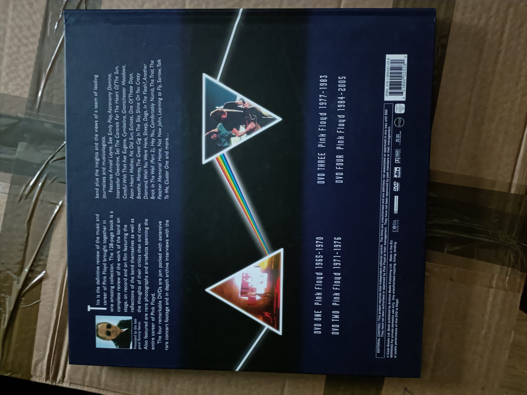 Colecção de 4 DVDs e livro com a história da banda Pink Floyd