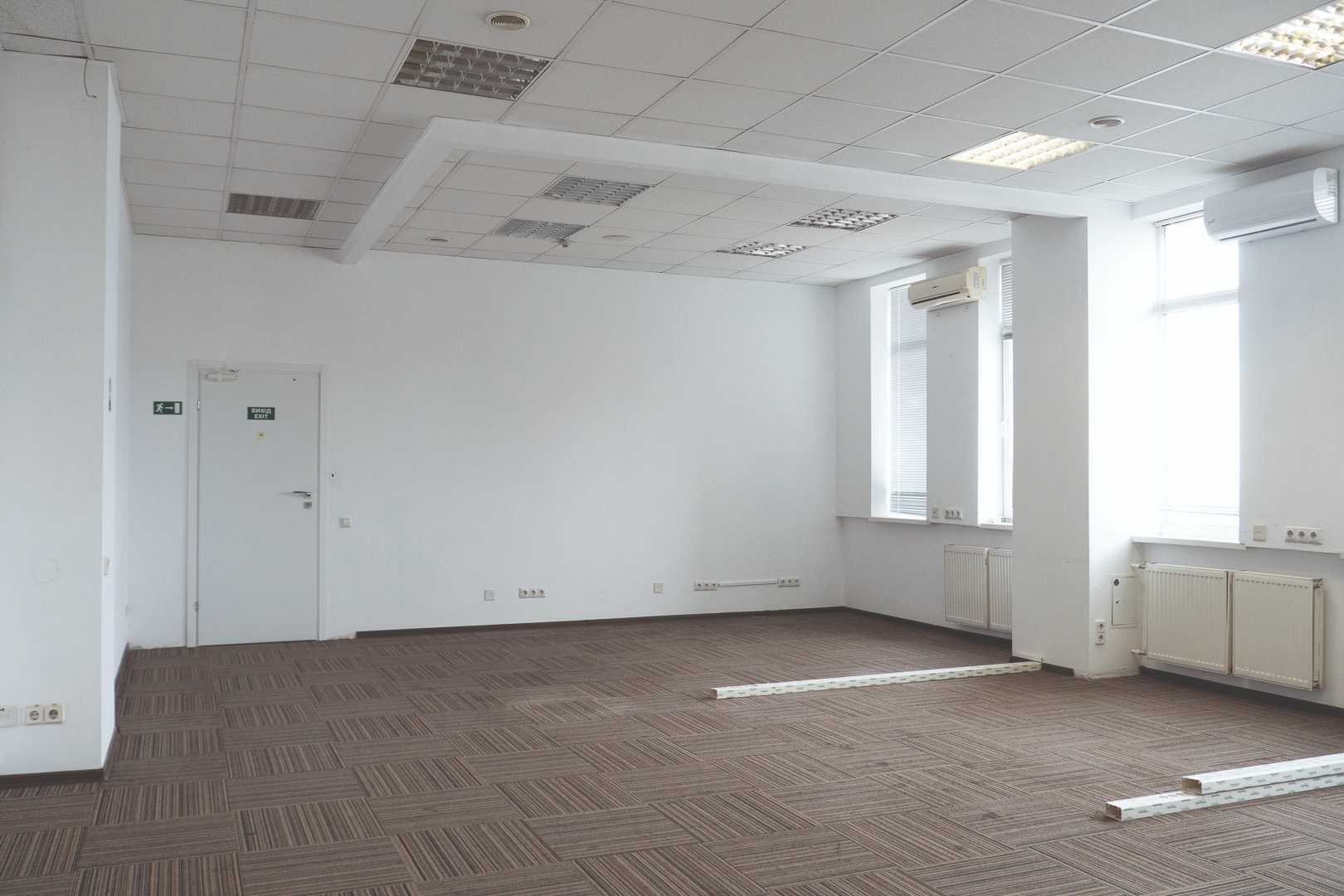 Офіс 165м2. OpenSpace, 4 кабінети. Генератор, метро Святошин, Без%