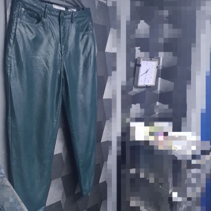 1=2Telly Weil штаны -MOM-брюки-легинцы .под кожуS-M