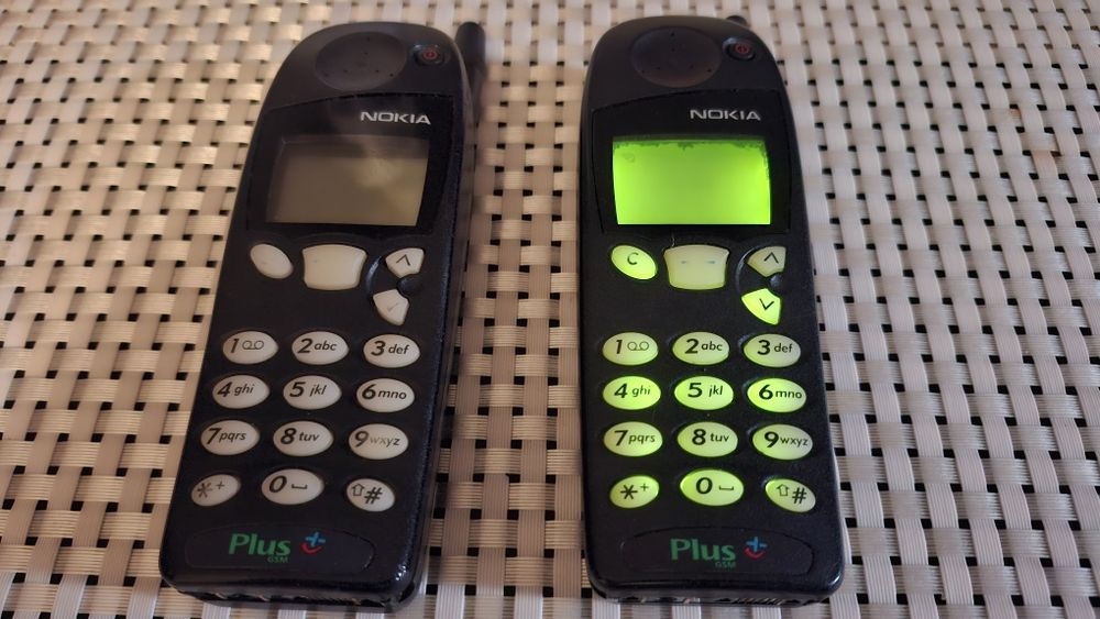Dwie sztuki Nokia 5110 + ładowarka