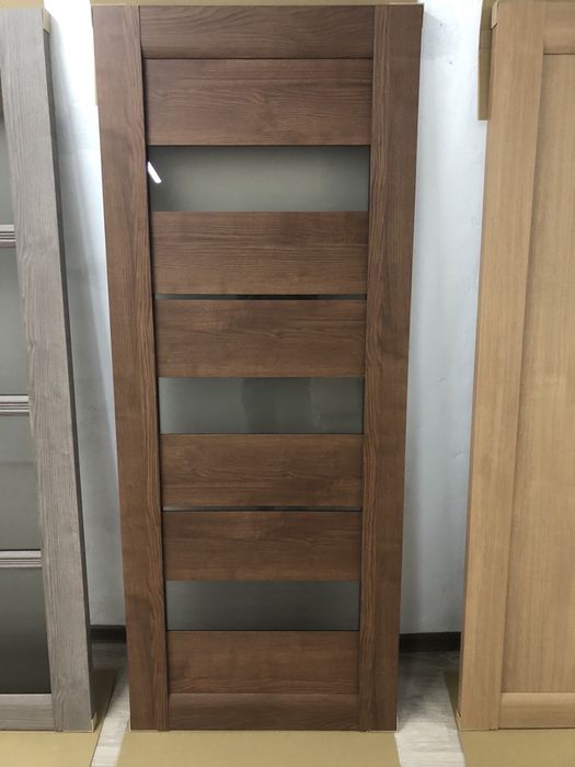 Склад дверей , розсувні двері , приховані двері