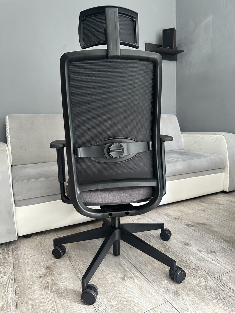 Fotel biurowy Profim Veris Net 111SFL - stan idealny!