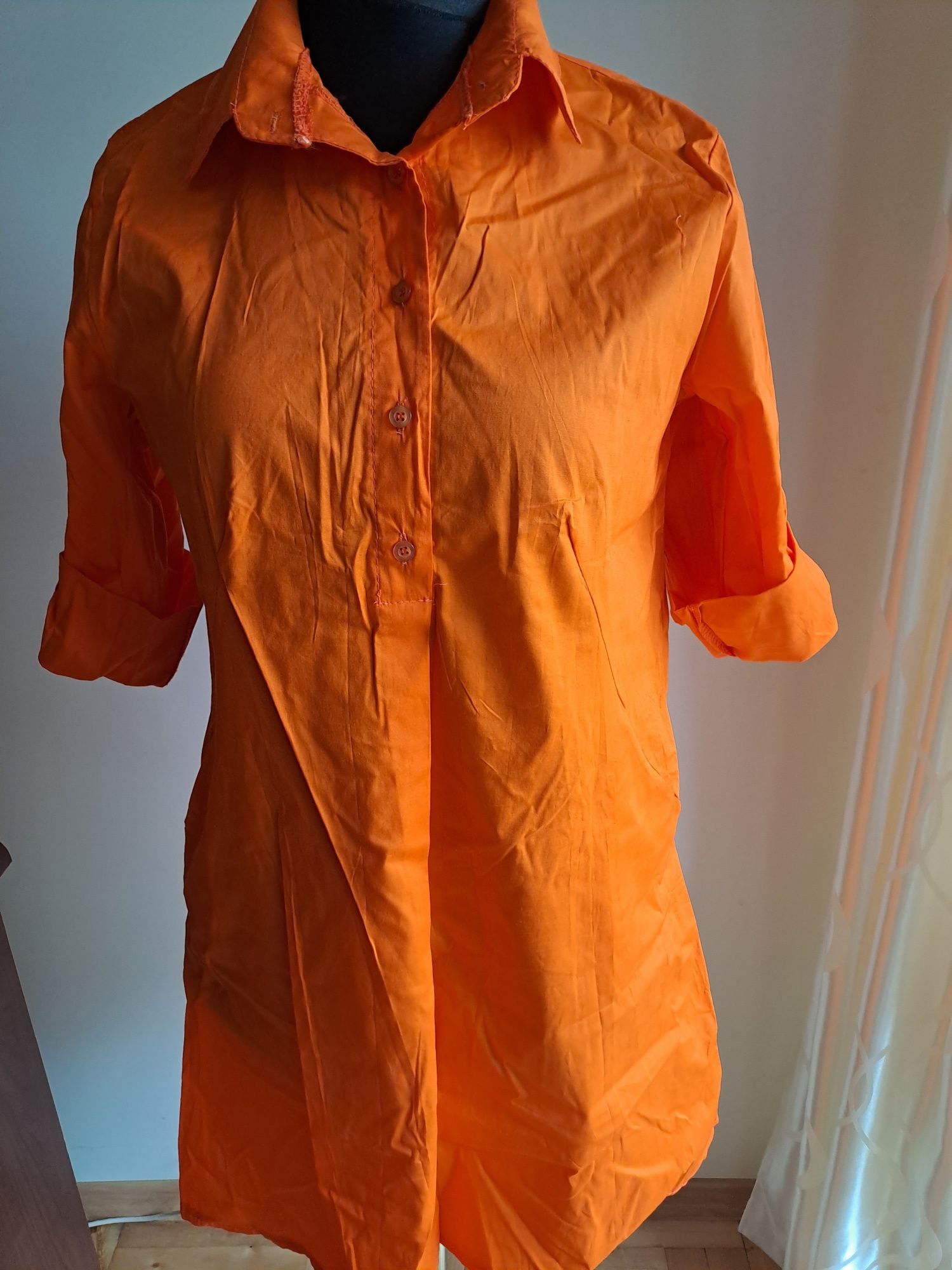 Pomarańczowa sukienka
