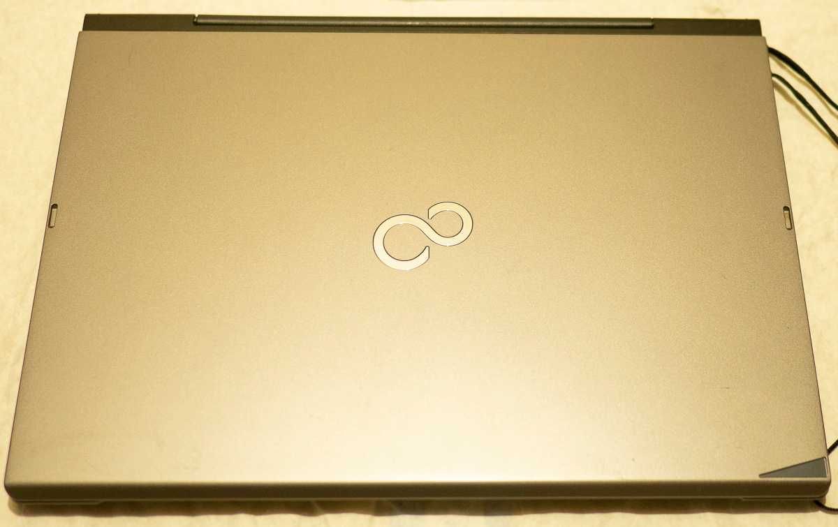 Fujitsu T935 Wacom WQHD 2560x1440 i5-5200 Метал Трансформер сенсор