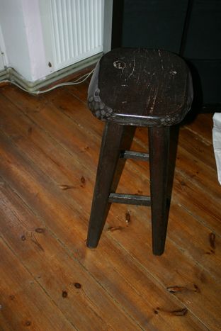 Taboret / stołek / kwietnik wysoki ciężki lite drewno-nowa cena 15.10