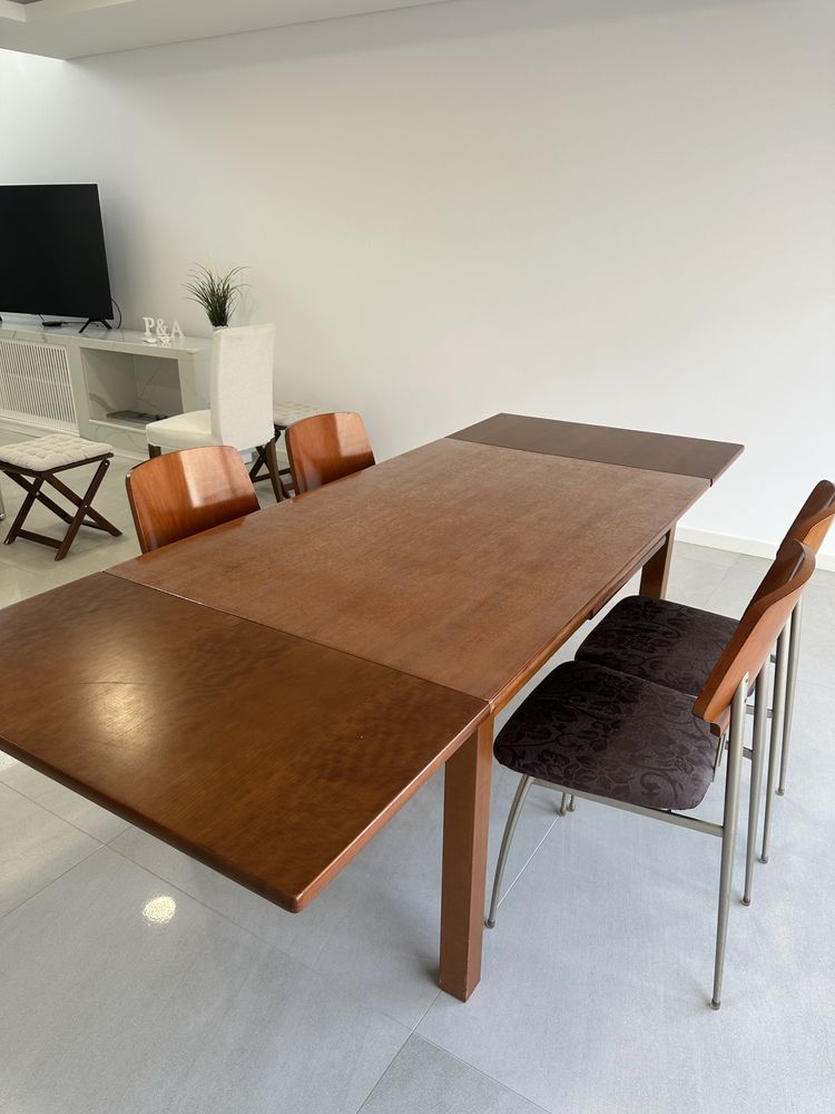 Mesa jantar extensivel + 4 cadeiras