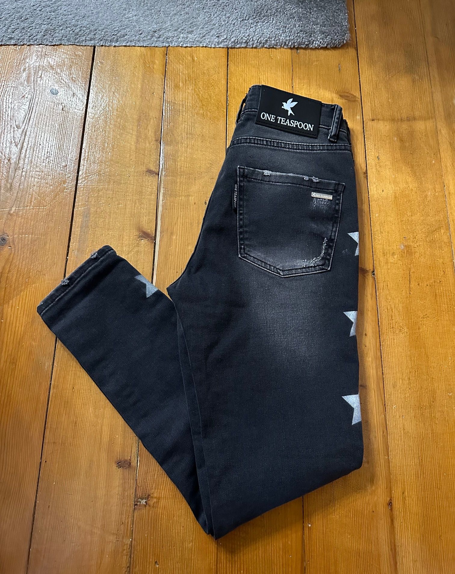 Nowe spodnie jeansy One Teaspoon 28