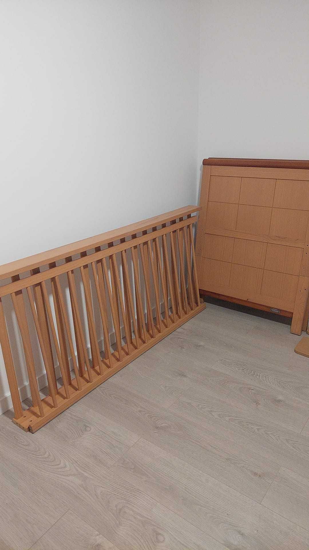 Cama convertível TRAMA (Grupo Bebecar), em bom estado